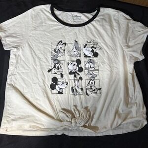 Disney graphic tee with Mickey Mouse and friends Cropped Tee Size 2X